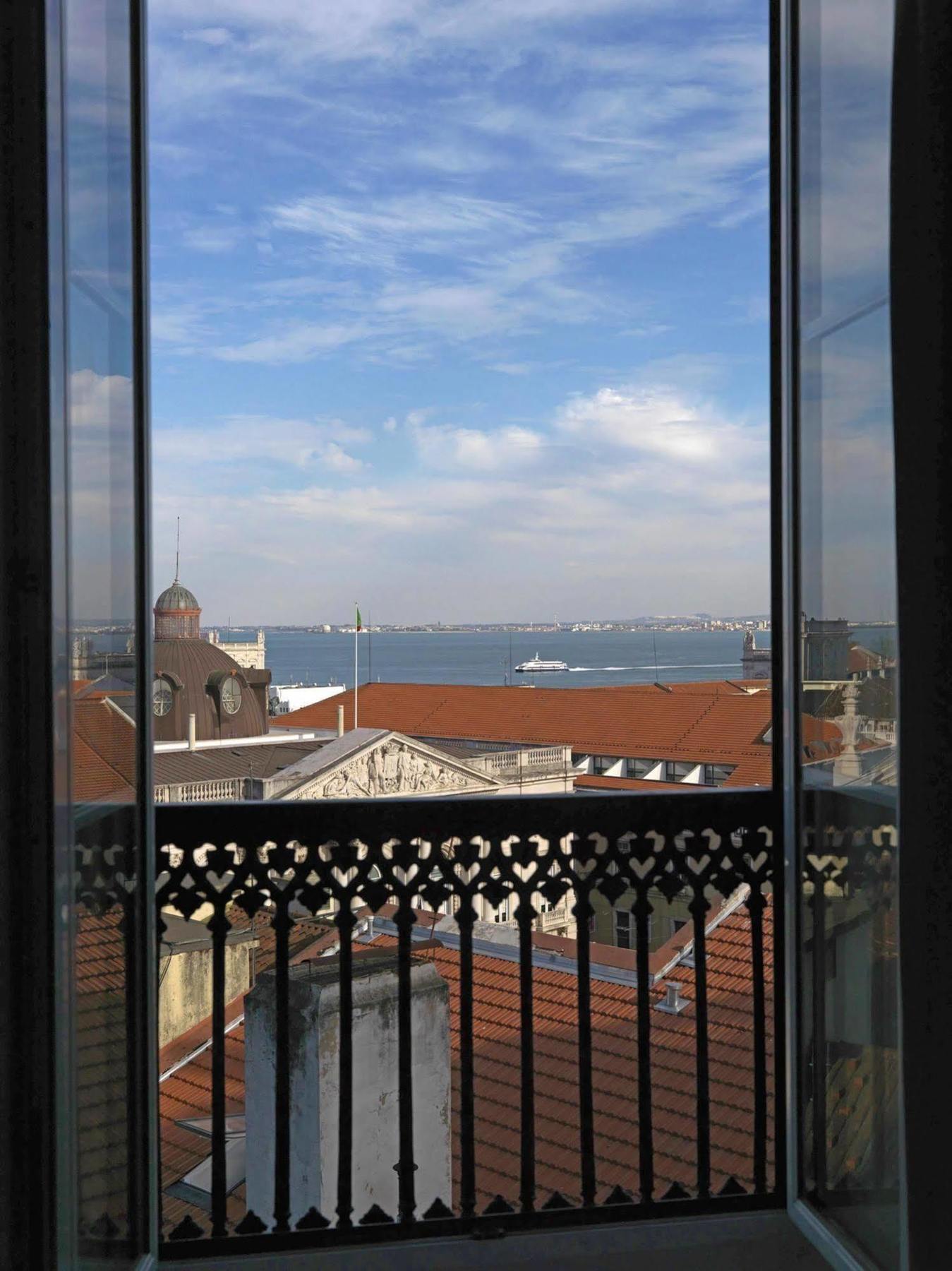 Feels Like Chiado Prime Alojamento de Acomodação e Pequeno-almoço Lisboa