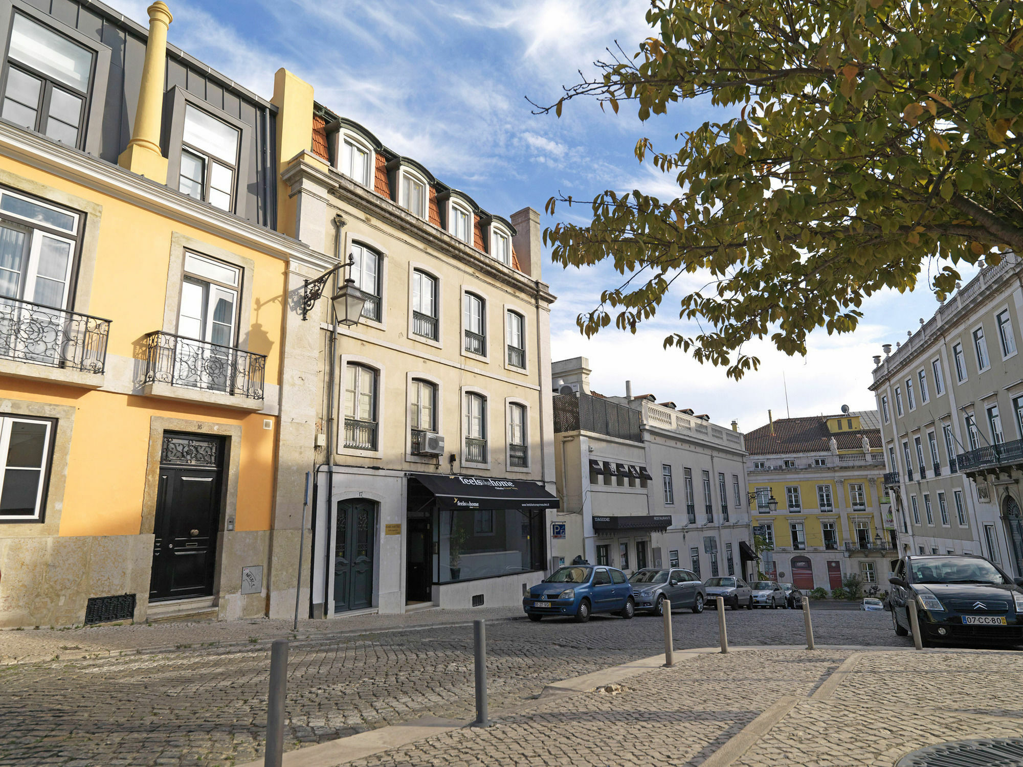 Feels Like Chiado Prime Alojamento de Acomodação e Pequeno-almoço 3*