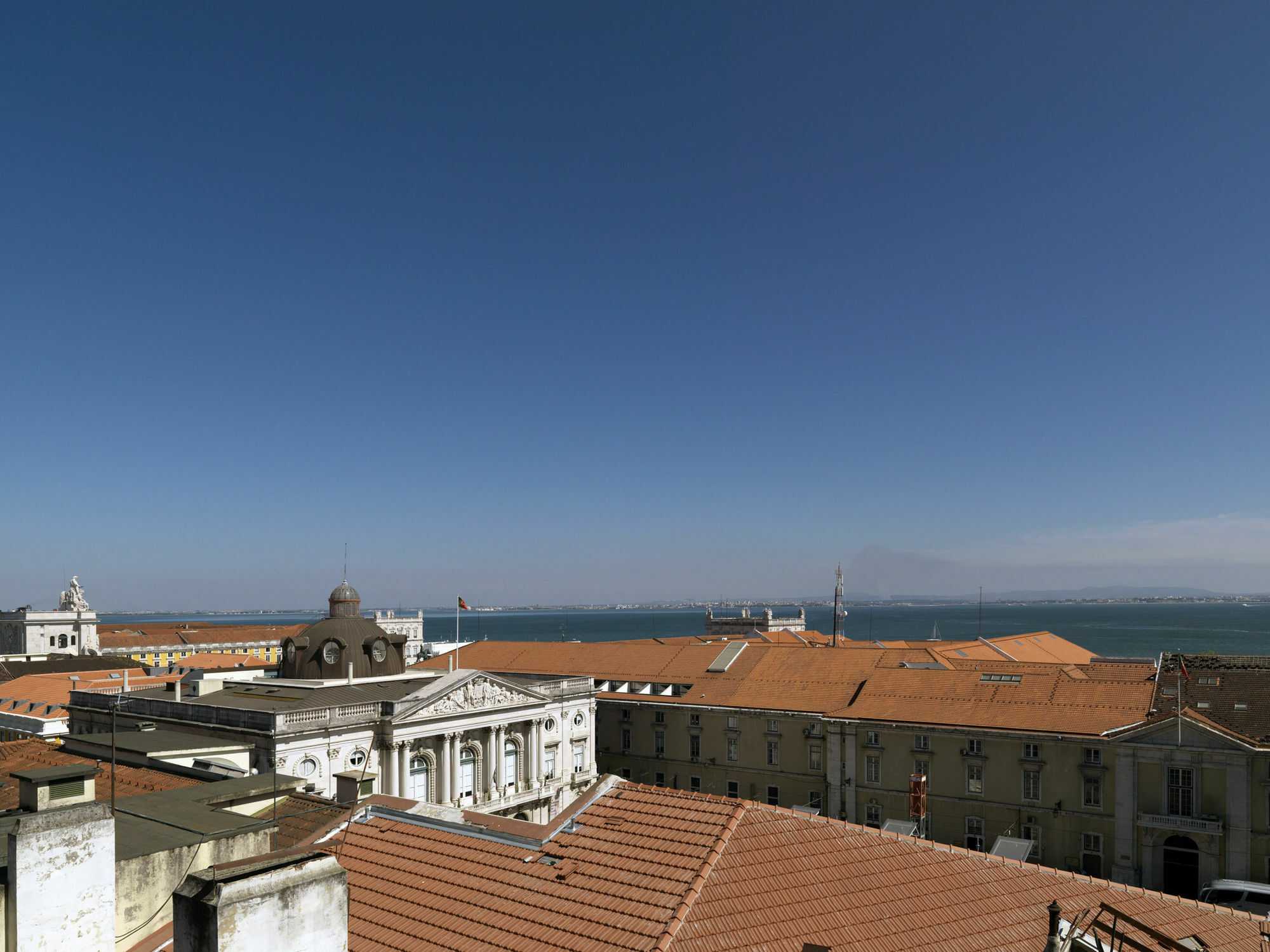 Feels Like Chiado Prime Alojamento de Acomodação e Pequeno-almoço Lisboa